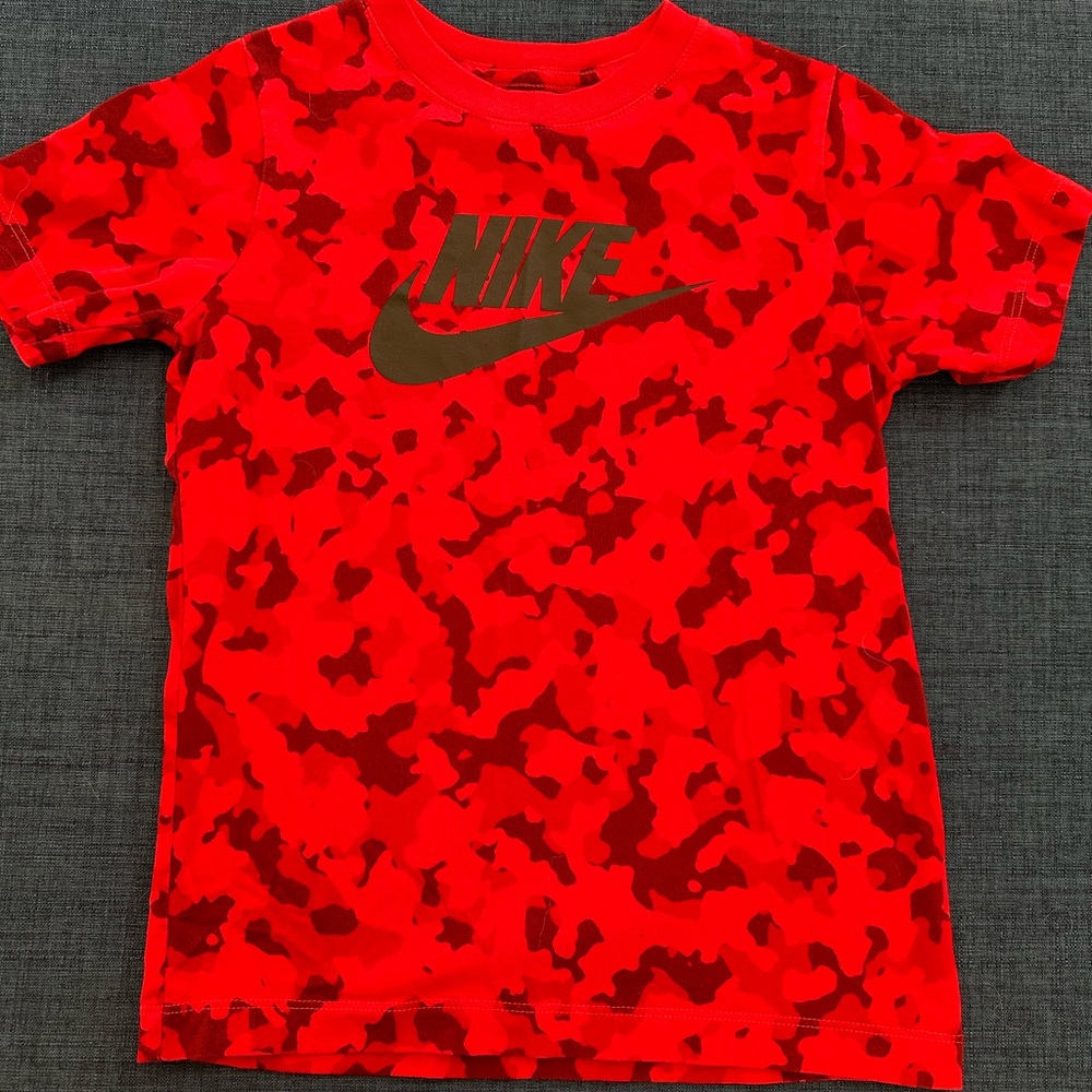 Nike boys t-shirt
